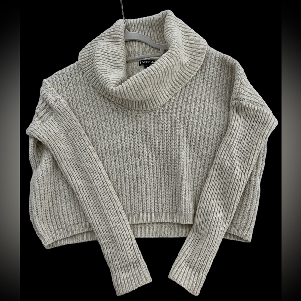 Ribbed Turtleneck Long Sleeve. Color Sandshell.